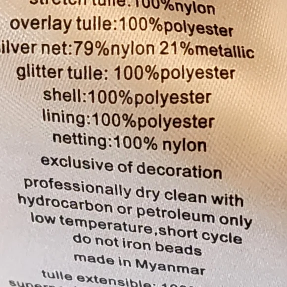 Oleg Cassini Wedding Dress Size 6 - Picture 10 of 13